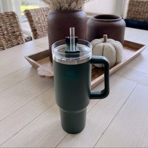 New, never used Stanley 40 oz Quencher in Spirulina.